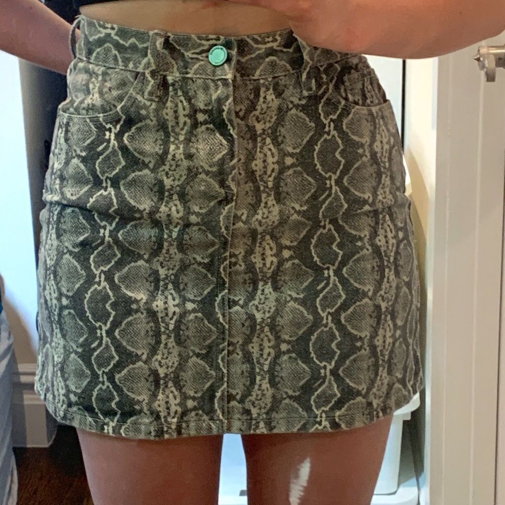 BLANK NYC The Jane in Snake Along Skirt
